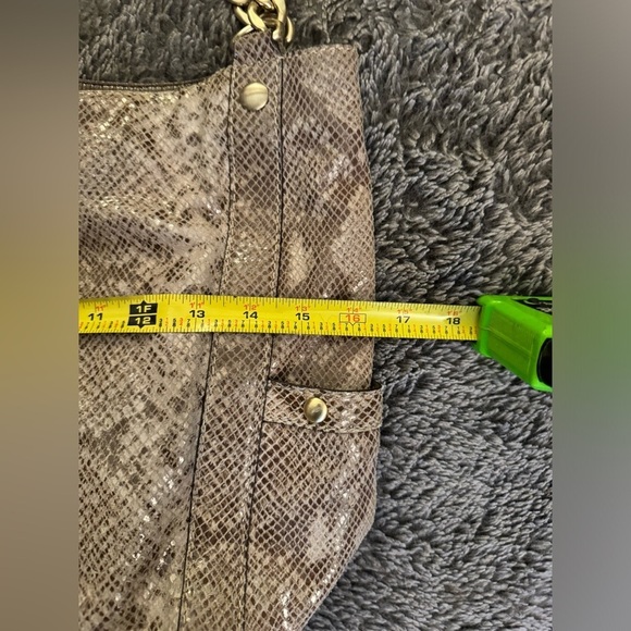 MICHAEL KORS Snakeskin Shoulder Bag With Chain Straps - Picture 10 of 14